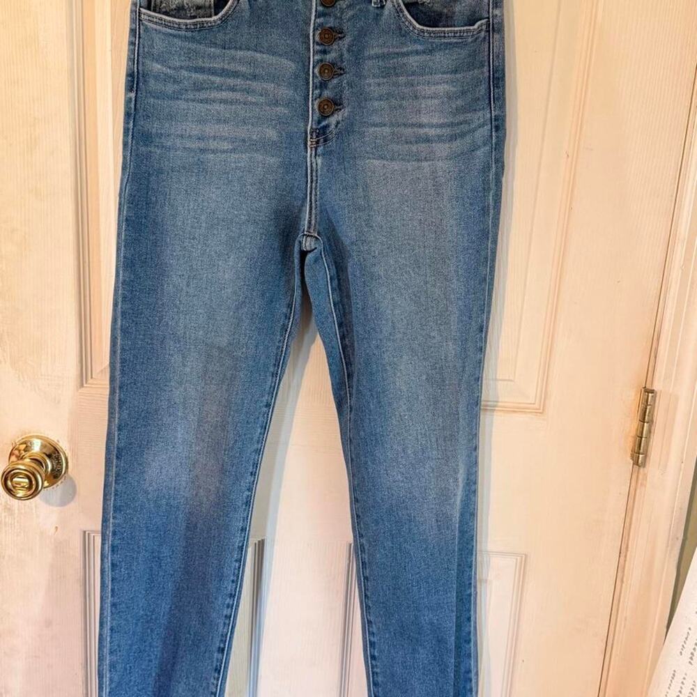 Just black High-waisted 5 button skinny jeans, made in usa 93% cotton- size 29"